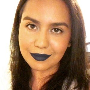 Meet your Posher, Ana